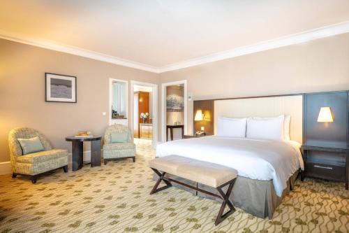 Imagen de la habitación del Hotel Renaissance Brussels. Foto 18