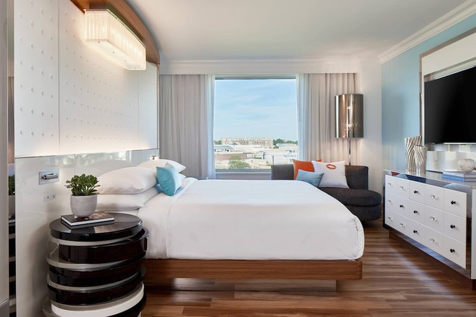 Imagen de la habitación del Hotel Renaissance Charlotte SouthPark. Foto 4