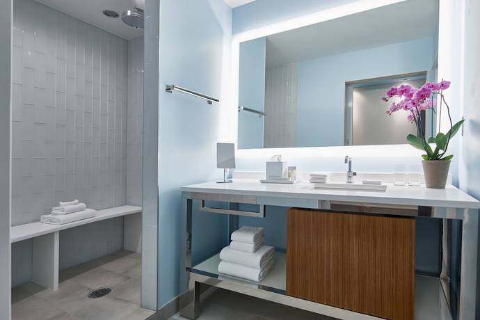 Imagen de la habitación del Hotel Renaissance Charlotte SouthPark. Foto 6