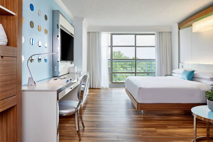Imagen de la habitación del Hotel Renaissance Charlotte SouthPark. Foto 9