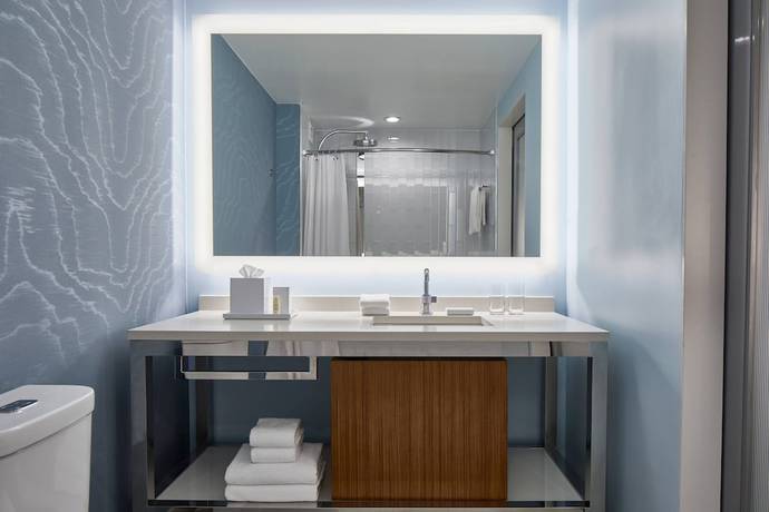 Imagen de la habitación del Hotel Renaissance Charlotte SouthPark. Foto 10