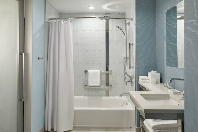 Imagen de la habitación del Hotel Renaissance Charlotte SouthPark. Foto 13