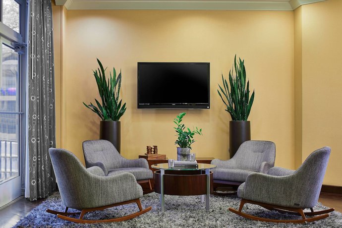 Imagen de los interiores del Hotel Renaissance Charlotte SouthPark. Foto 20