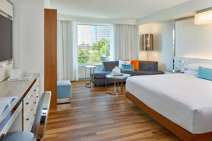 Imagen de la habitación del Hotel Renaissance Charlotte SouthPark. Foto 17