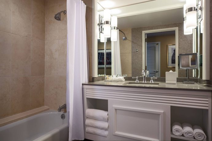 Imagen de la habitación del Hotel Renaissance Chicago Downtown. Foto 9