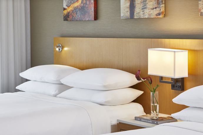 Imagen de la habitación del Hotel Renaissance Chicago Glenview Suites. Foto 5