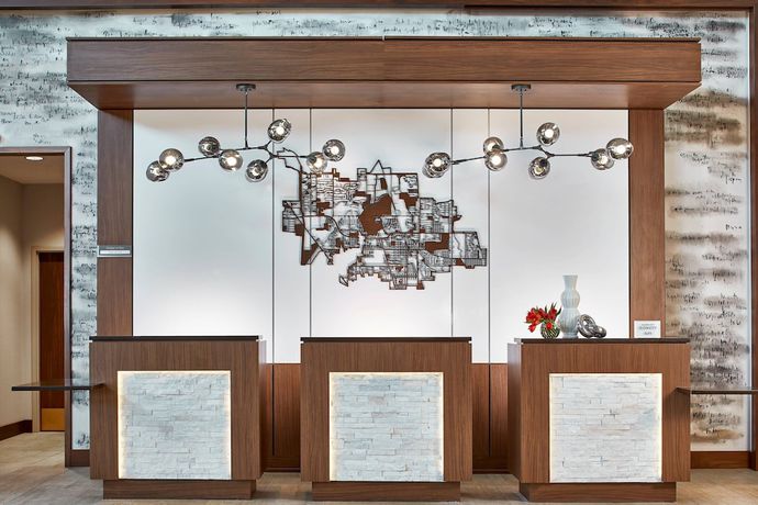 Imagen de los interiores del Hotel Renaissance Chicago Glenview Suites. Foto 18