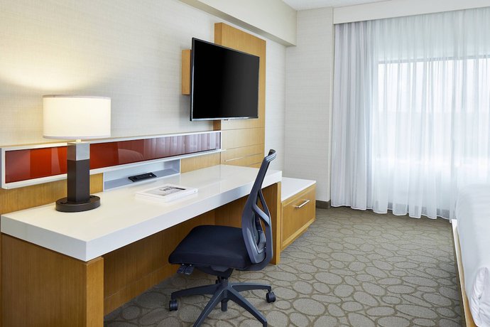 Imagen de la habitación del Hotel Renaissance Chicago Glenview Suites. Foto 10