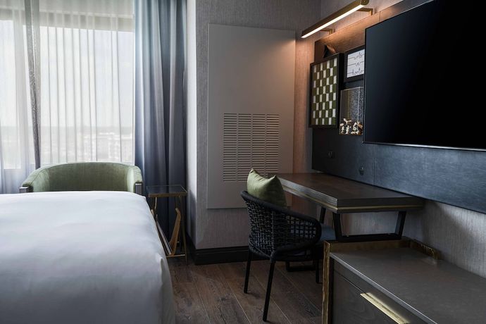 Imagen de la habitación del Hotel Renaissance Chicago North Shore Hotel. Foto 9