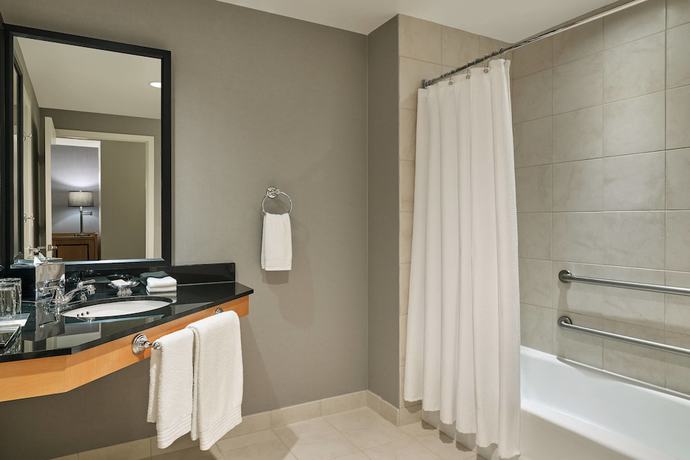 Imagen de la habitación del Hotel Renaissance Chicago O'hare Suites. Foto 18