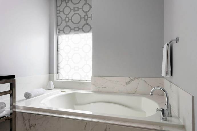Imagen de la habitación del Hotel Renaissance Cincinnati Downtown. Foto 18