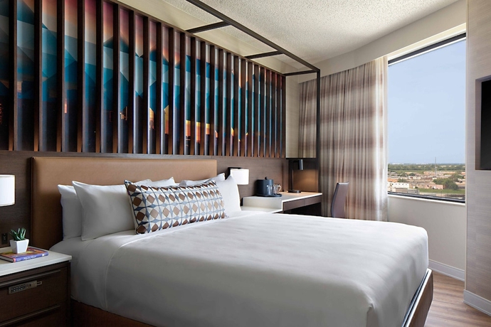 Imagen de la habitación del Hotel Renaissance Dallas. Foto 10