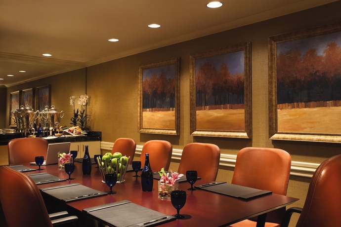 Imagen del bar/restaurante del Hotel Renaissance Dallas North. Foto 5