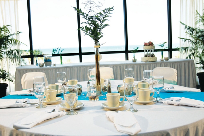 Imagen de los interiores del Hotel Renaissance Daytona Beach Oceanfront Hotel. Foto 7