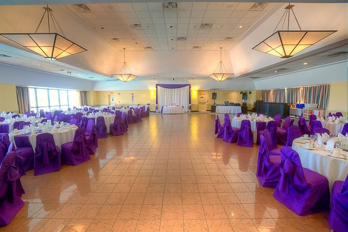 Imagen de los interiores del Hotel Renaissance Daytona Beach Oceanfront Hotel. Foto 9