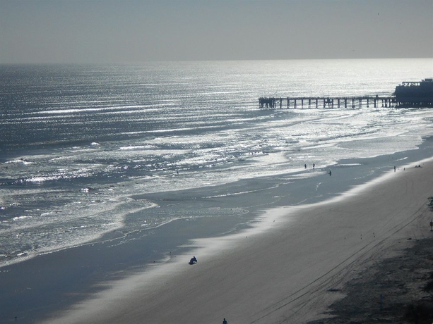 Imagen de los exteriores del Hotel Renaissance Daytona Beach Oceanfront Hotel. Foto 4
