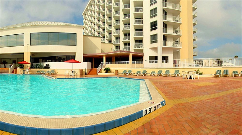 Imagen de la piscina del Hotel Renaissance Daytona Beach Oceanfront Hotel. Foto 11