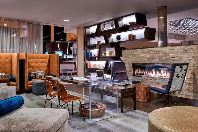 Imagen de los interiores del Hotel Renaissance Denver Central Park. Foto 19