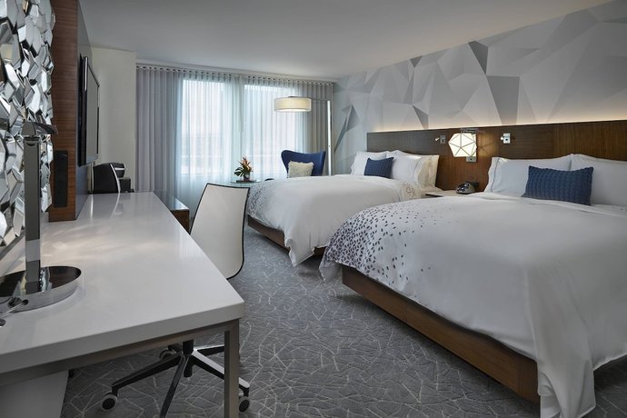 Imagen de la habitación del Hotel Renaissance Edmonton Airport. Foto 4