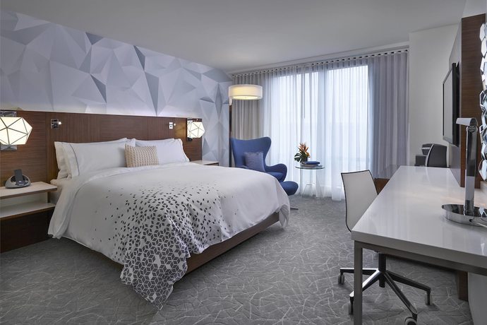 Imagen de la habitación del Hotel Renaissance Edmonton Airport. Foto 11