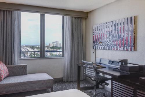 Imagen de la habitación del Hotel Renaissance Fort Lauderdale Marina. Foto 12