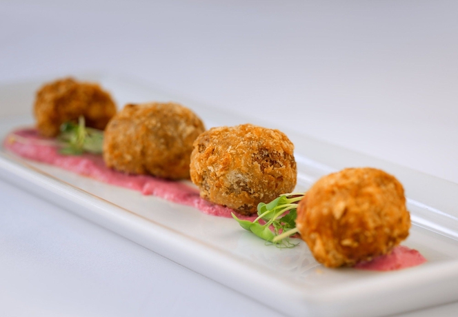 Imagen del bar/restaurante del Hotel Renaissance Hamburg. Foto 5