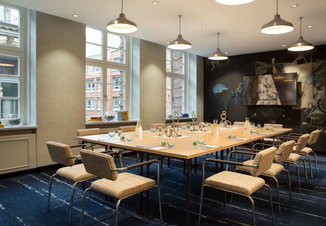 Imagen de los interiores del Hotel Renaissance Hamburg. Foto 10