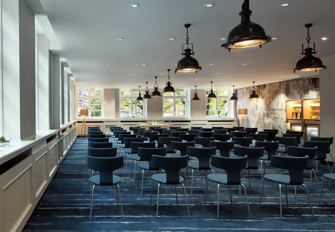 Imagen de los interiores del Hotel Renaissance Hamburg. Foto 11