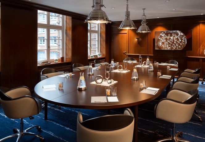 Imagen de los interiores del Hotel Renaissance Hamburg. Foto 15