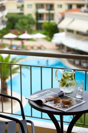 Imagen de la habitación del Hotel Renaissance Hanioti Resort. Foto 8