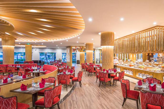 Imagen del bar/restaurante del Hotel Renaissance Hoi An Resort & Spa. Foto 1