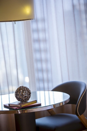 Imagen de la habitación del Hotel Renaissance Hong Kong Harbour View. Foto 8