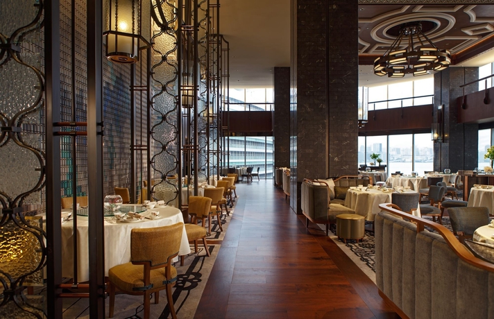 Imagen del bar/restaurante del Hotel Renaissance Hong Kong Harbour View. Foto 2