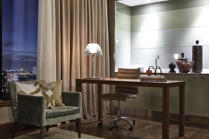 Imagen de la habitación del Hotel Renaissance Istanbul Polat Bosphorus. Foto 5