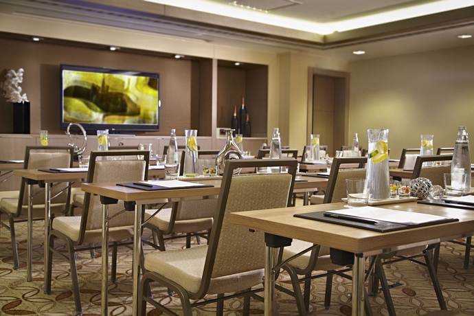 Imagen de los interiores del Hotel Renaissance Istanbul Polat Bosphorus. Foto 10