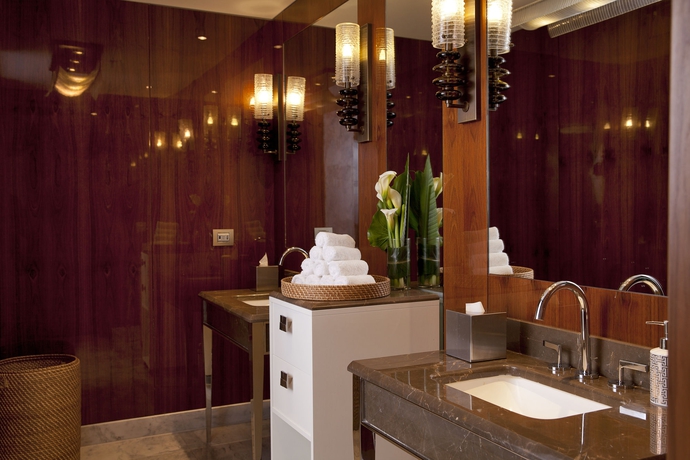 Imagen de los interiores del Hotel Renaissance Istanbul Polat Bosphorus. Foto 16