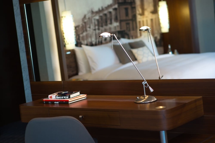 Imagen de la habitación del Hotel Renaissance Izmir. Foto 5