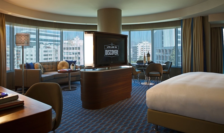 Imagen de la habitación del Hotel Renaissance Izmir. Foto 7