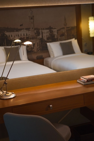 Imagen de la habitación del Hotel Renaissance Izmir. Foto 8