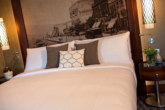 Imagen de la habitación del Hotel Renaissance Izmir. Foto 13