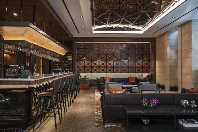 Imagen del bar/restaurante del Hotel Renaissance Kuala Lumpur and Convention Centre. Foto 2