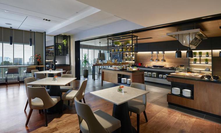 Imagen del bar/restaurante del Hotel Renaissance Kuala Lumpur and Convention Centre. Foto 4