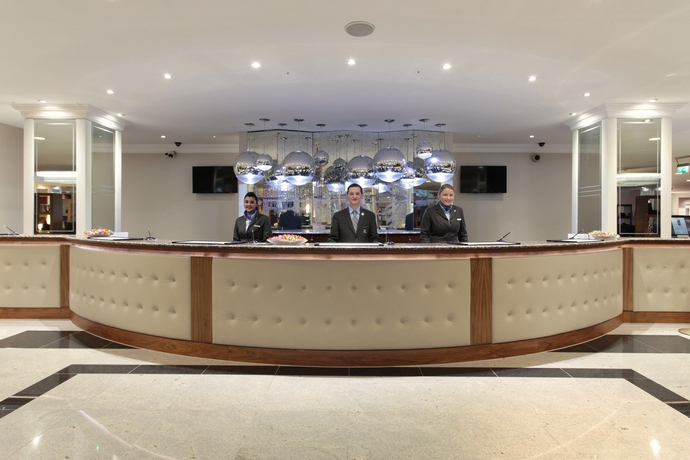 Imagen de los interiores del Hotel Renaissance London Heathrow. Foto 7