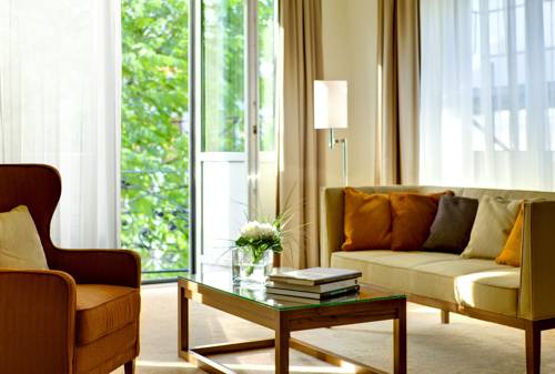 Imagen de la habitación del Hotel Renaissance Lucerne. Foto 6