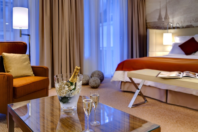 Imagen de la habitación del Hotel Renaissance Lucerne. Foto 12