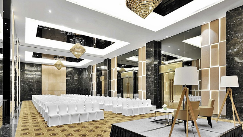 Imagen de los interiores del Hotel Renaissance Lucknow. Foto 11