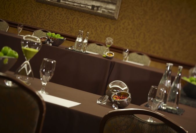 Imagen de los interiores del Hotel Renaissance Minneapolis , The Depot. Foto 14