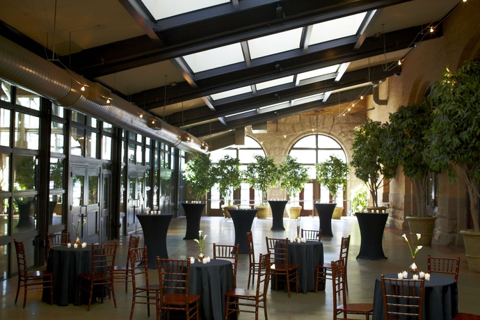 Imagen de los interiores del Hotel Renaissance Minneapolis , The Depot. Foto 16