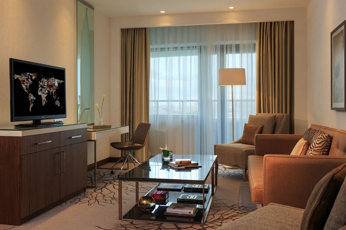 Imagen de los interiores del Hotel Renaissance Minsk. Foto 12