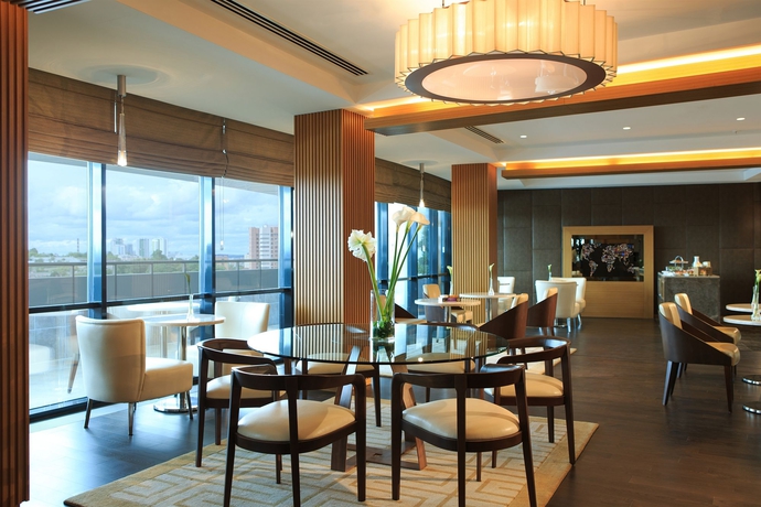 Imagen de los interiores del Hotel Renaissance Minsk. Foto 13